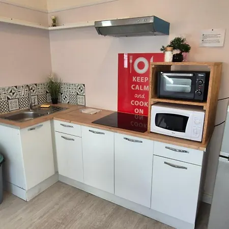 Apartmán Spacieux Proche Centre, 2ᵉ Etage Sans Ascenseur, Without Lift *