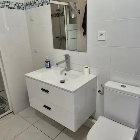 Spacieux Proche Centre, 2ᵉ Etage Sans Ascenseur, Without Lift Apartmán Épernay