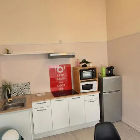 Spacieux Proche Centre, 2ᵉ Etage Sans Ascenseur, Without Lift Apartmán