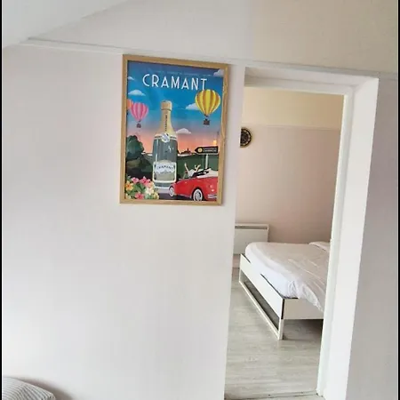 Apartmán Spacieux Proche Centre, 2ᵉ Etage Sans Ascenseur, Without Lift