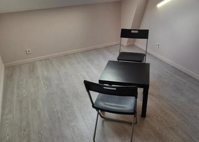 Spacieux Proche Centre, 2ᵉ Etage Sans Ascenseur, Without Lift Appartement *