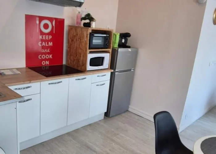 Spacieux Proche Centre, 2ᵉ Etage Sans Ascenseur, Without Lift Appartement Épernay