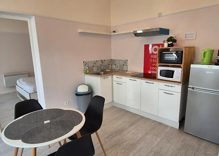 Spacieux Proche Centre, 2ᵉ Etage Sans Ascenseur, Without Lift Épernay